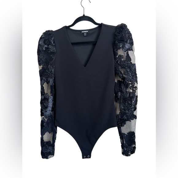 Express Floral Lace Puff Sleeve Vneck Body Suit in Black Size XS - Picture 2 of 8